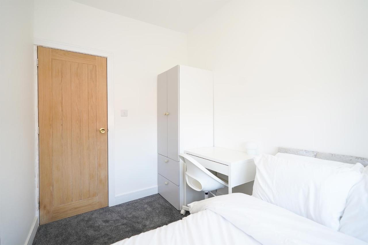 Charlotte House, Entire Private House, Close To City Centre, Wifi Sheffield Kültér fotó
